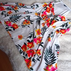 Torrid size 1 Bold Floral Flowy top